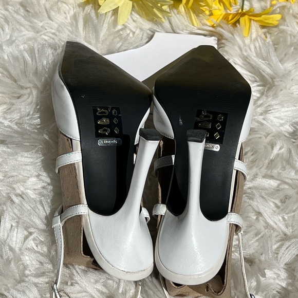 💖Vintage white pointed closed toe hight heel pumps - Picture 8 of 11